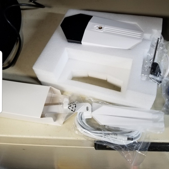 NEW NEVER USED ORIG$334.99 SALE 267.99 REOLINK Floodlight Camera, 4K Dual-Lens - Picture 2 of 4